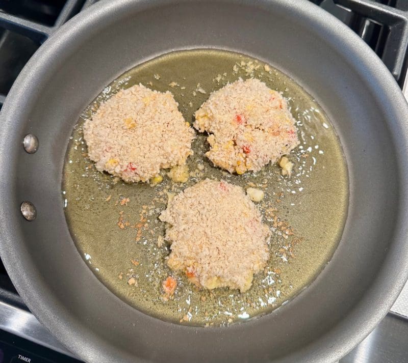 frying cakes