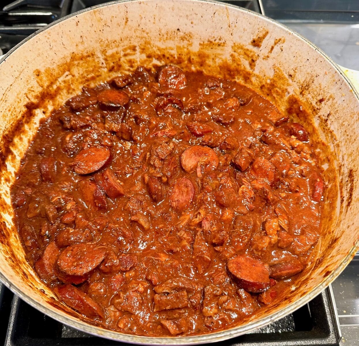 finished smoked rib and sausage chili