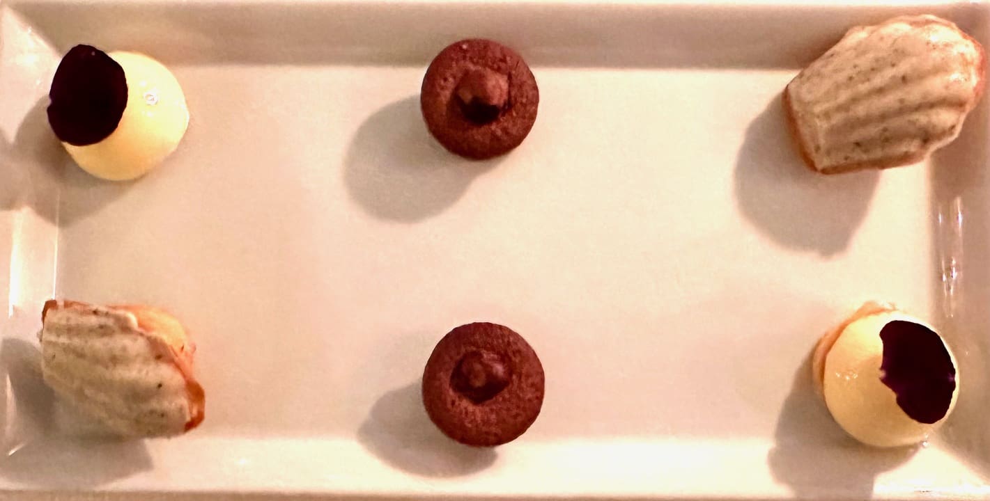 petit fours