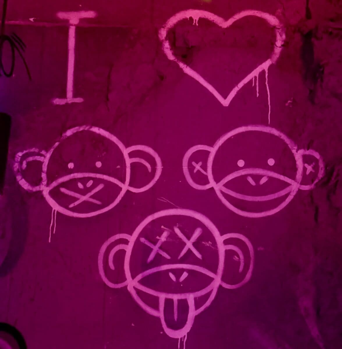Tres Monos Monkey Graffiti